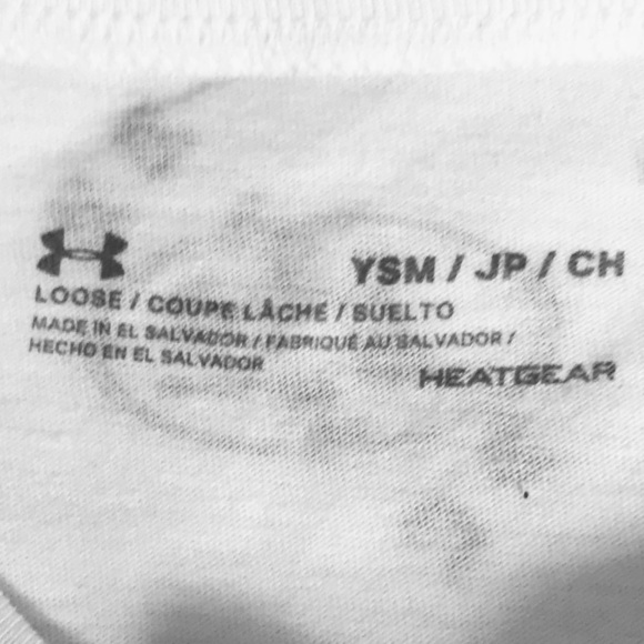 NWT Under Armour White Tee with Allover Graphics - Picture 11 of 13